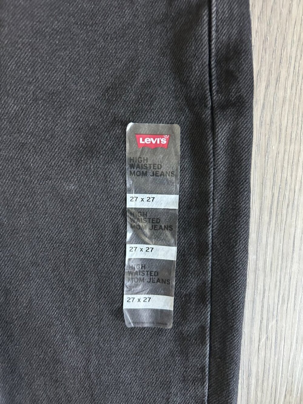 Levi’s High Waisted Mom Jeans Womens 27x27 Black Distressed NWT High Rise Taper - Picture 5 of 16